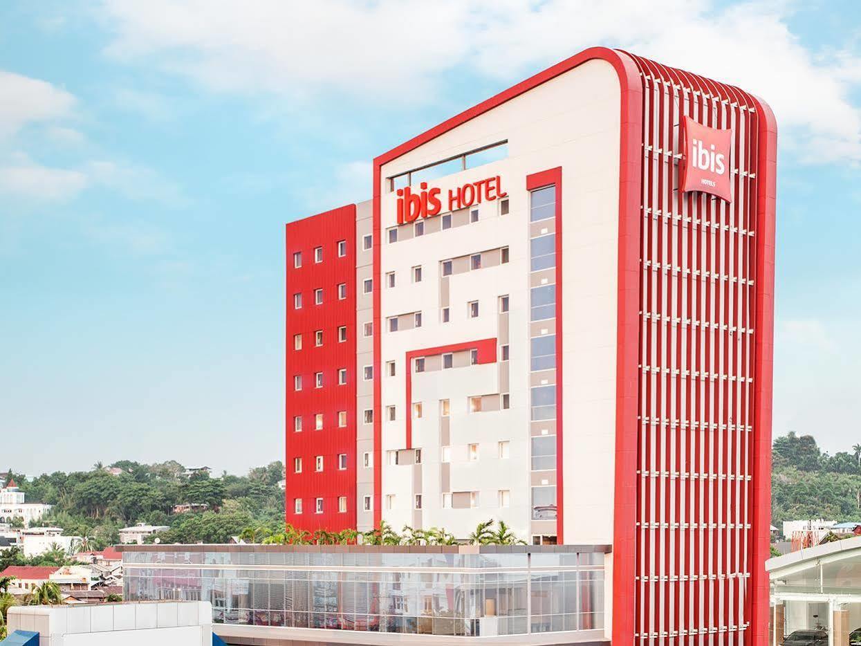 Ibis Manado City Center Boulevard Exterior foto
